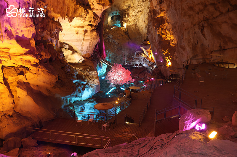 溶洞内的桃花江竹木地板