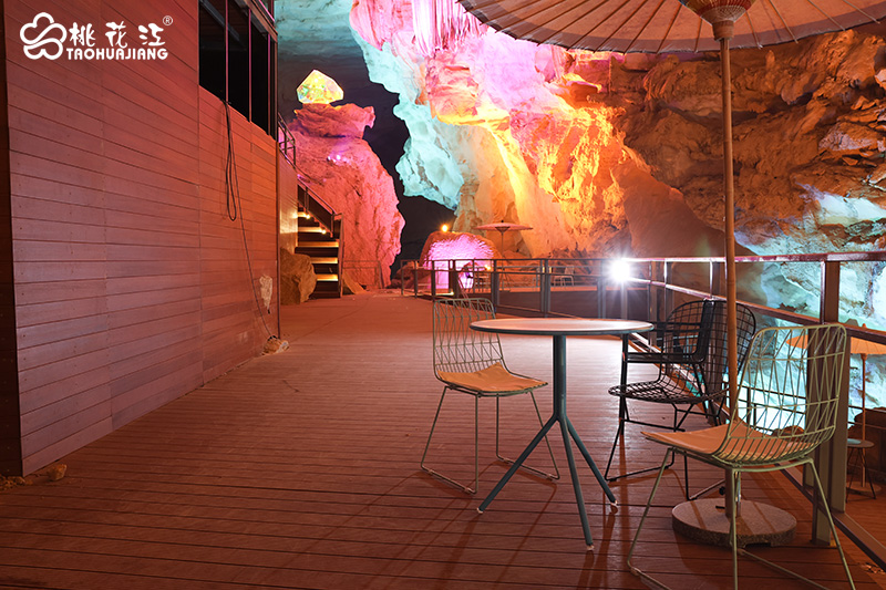 溶洞内的桃花江竹木地板